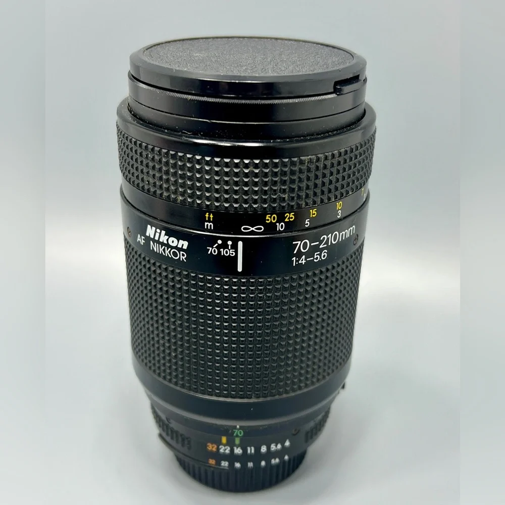 Nikon AF NIKKOR 70-210mm Lens in Black